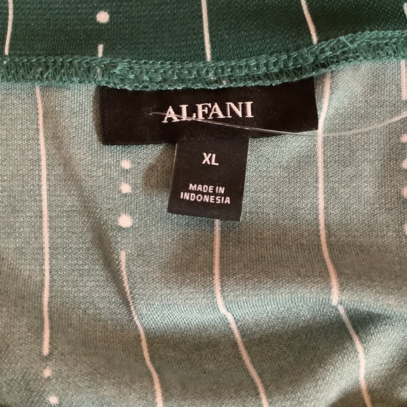 Alfani Size XL Women’s Green Flutter Sleeves New Without Tags - Picture 7 of 8